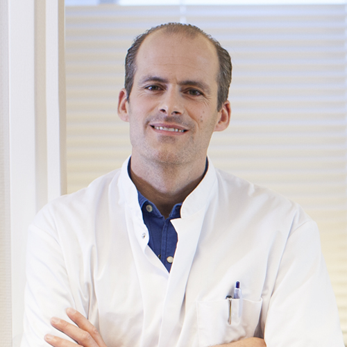 Over dr. Maarten Moen